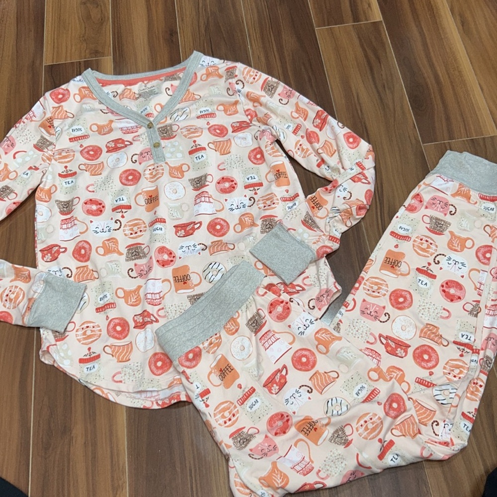 Small Cuddl duds cat coffee donut print pajama set stretchy